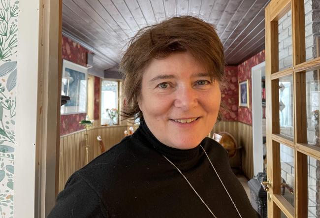 Bilete av Ann Karina Sogge på kjøkenet hennar i Tromsø.