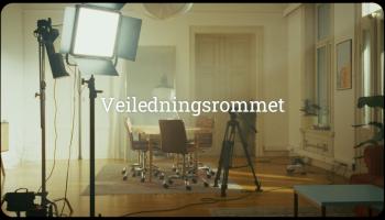 de av et rom med lyskastere